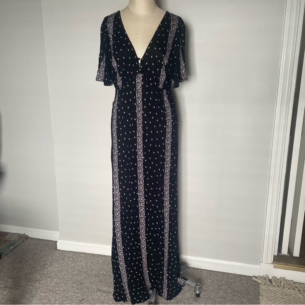 Lucky Brand black print deep V maxi dress size L. NWOT